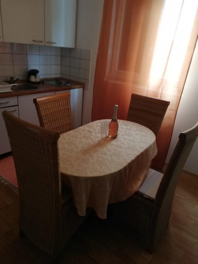 Appartamento Oguic Apartman Pag Town Esterno foto