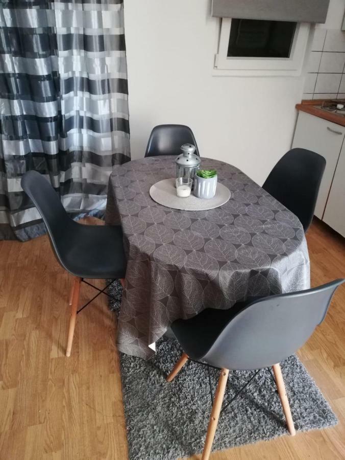 Appartamento Oguic Apartman Pag Town Esterno foto