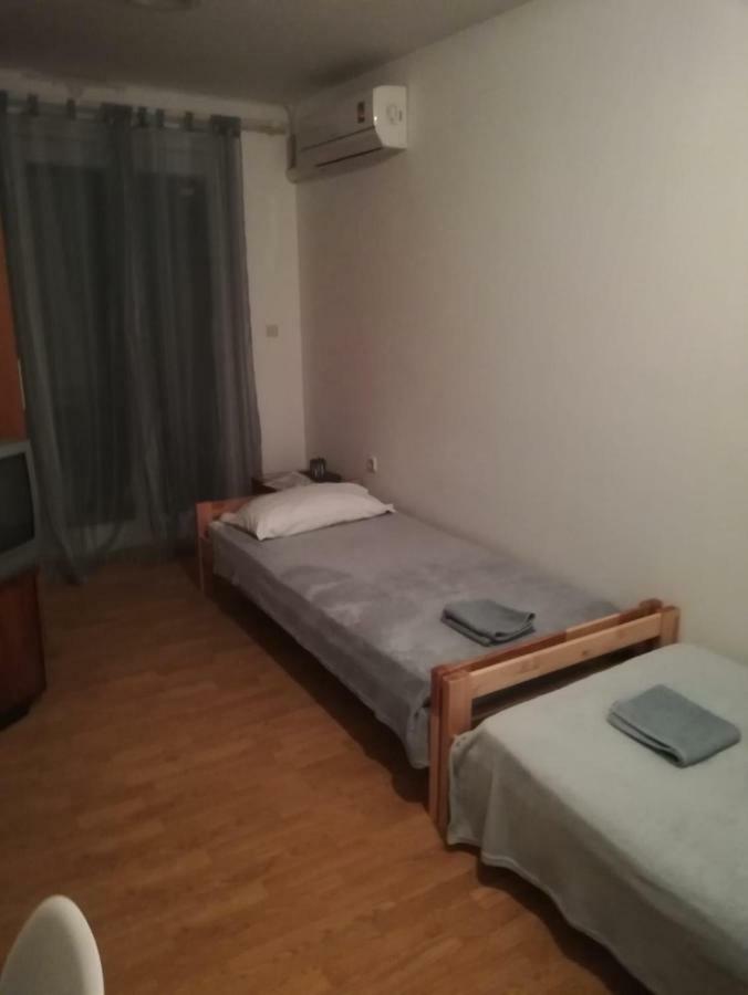 Appartamento Oguic Apartman Pag Town Esterno foto